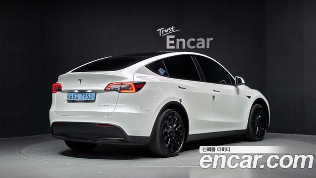 Tesla Model Y RWD 2023 — фото 2