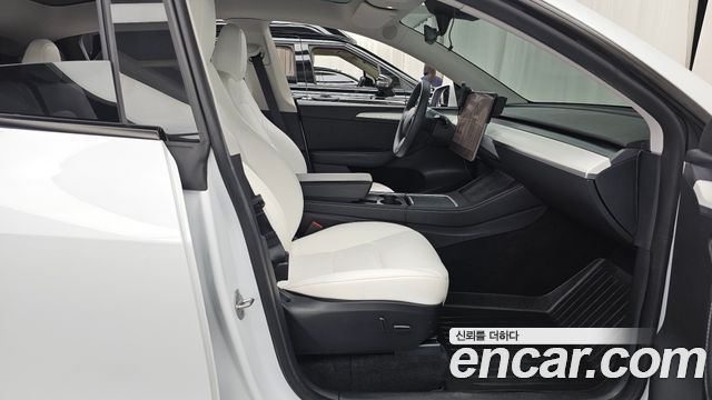 Tesla Model Y RWD 2023 — фото 11