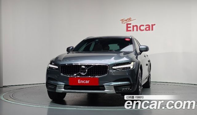 Volvo V90 Cross Country T5 Pro AWD 2018 — фото 3