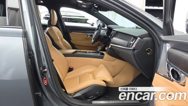 Volvo V90 Cross Country T5 Pro AWD 2018 — фото 15