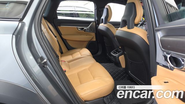 Volvo V90 Cross Country T5 Pro AWD 2018 — фото 16