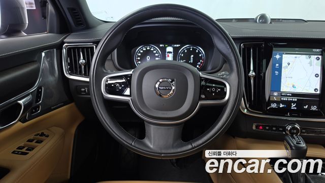 Volvo V90 Cross Country T5 Pro AWD 2018 — фото 17