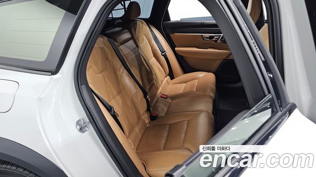 Volvo V90 Cross Country T5 Pro AWD 2020 — фото 15