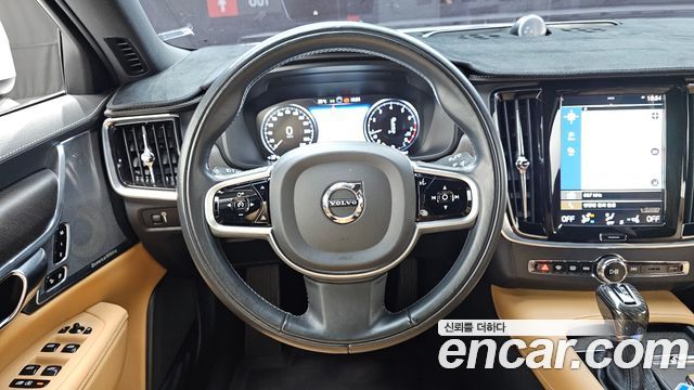 Volvo V90 Cross Country T5 Pro AWD 2020 — фото 17