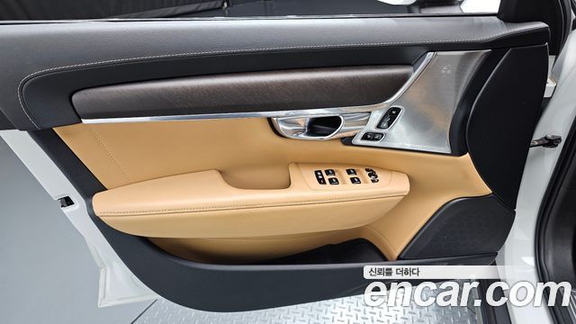 Volvo V90 Cross Country T5 Pro AWD 2020 — фото 30