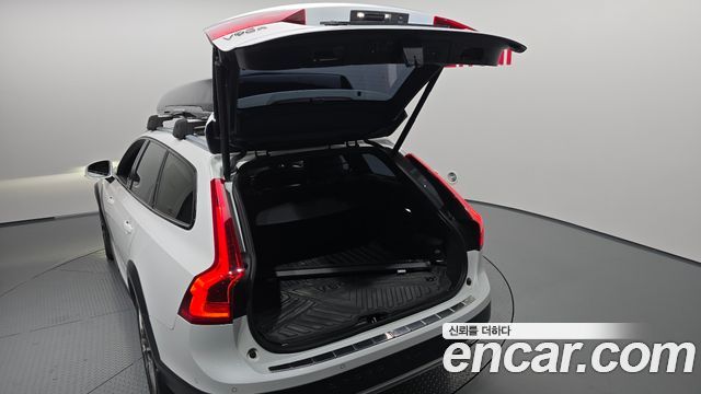 Volvo V90 Cross Country T5 Pro AWD 2020 — фото 42