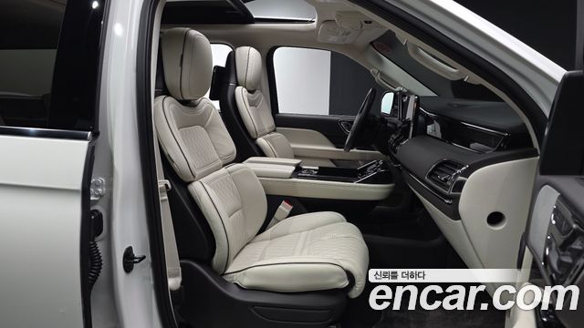 Lincoln Navigator (IV) 3.5L Black Label 2021 — фото 11
