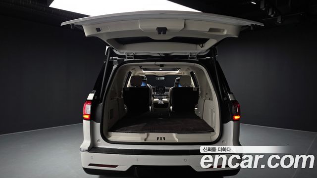 Lincoln Navigator (IV) 3.5L Black Label 2021 — фото 20