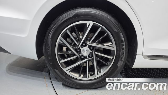 Hyundai Grandeur (IG) 2.5 Premium 2023 — фото 21