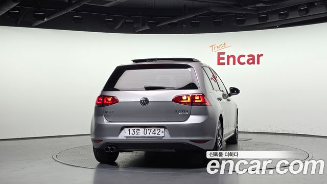 Volkswagen Golf (VII) 2.0 TDI Premium 2016 — фото 4