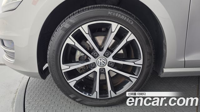 Volkswagen Golf (VII) 2.0 TDI Premium 2016 — фото 5