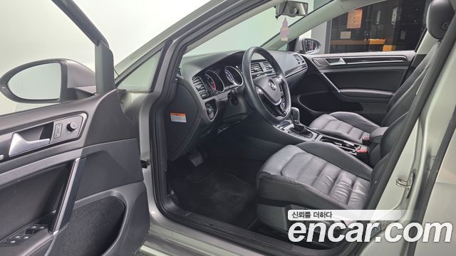Volkswagen Golf (VII) 2.0 TDI Premium 2016 — фото 10