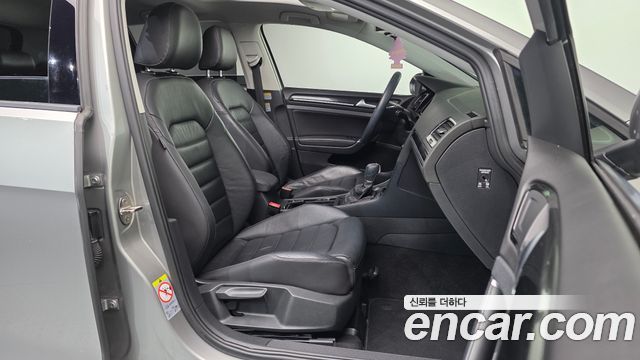 Volkswagen Golf (VII) 2.0 TDI Premium 2016 — фото 11
