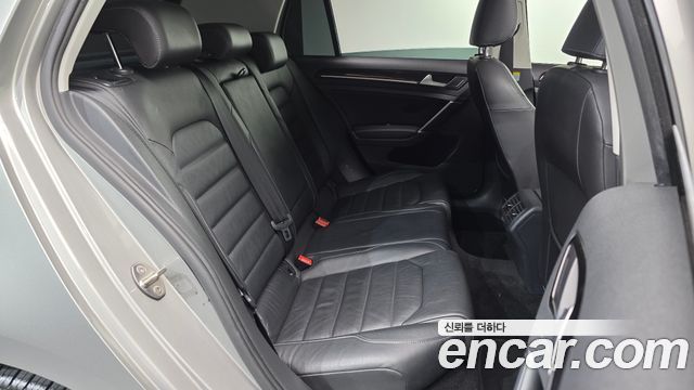 Volkswagen Golf (VII) 2.0 TDI Premium 2016 — фото 12