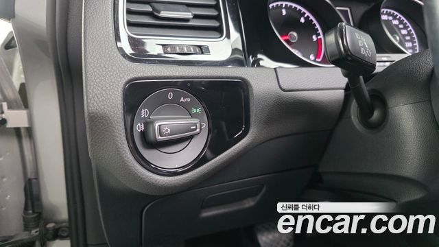 Volkswagen Golf (VII) 2.0 TDI Premium 2016 — фото 19
