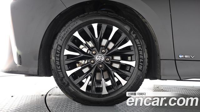 Toyota Alphard (IV) 2.5 HEV Executive AWD 2025 — фото 5