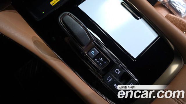 Toyota Alphard (IV) 2.5 HEV Executive AWD 2025 — фото 9