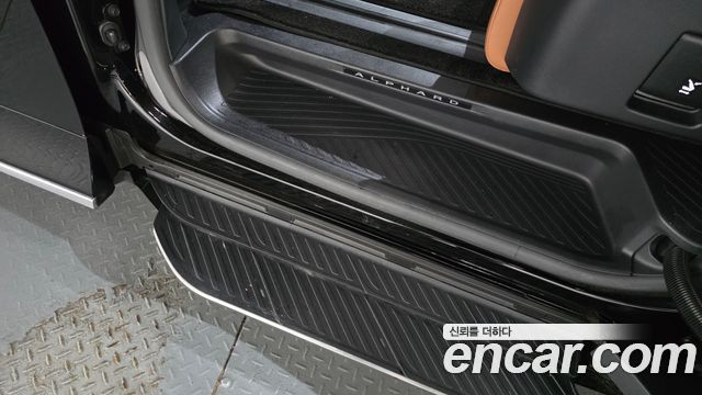 Toyota Alphard (IV) 2.5 HEV Executive AWD 2025 — фото 19