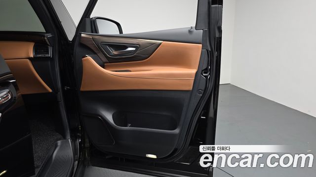 Toyota Alphard (IV) 2.5 HEV Executive AWD 2025 — фото 24