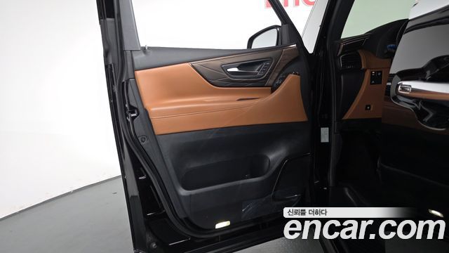 Toyota Alphard (IV) 2.5 HEV Executive AWD 2025 — фото 25