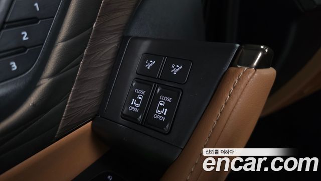 Toyota Alphard (IV) 2.5 HEV Executive AWD 2025 — фото 32