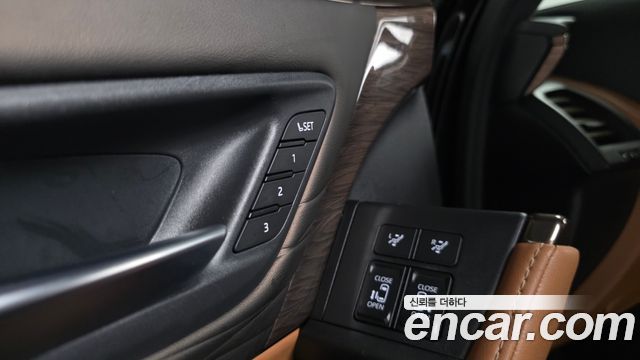 Toyota Alphard (IV) 2.5 HEV Executive AWD 2025 — фото 37