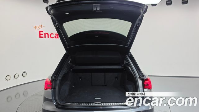 Audi Q3 (F3) 35 TDI Quattro Premium 2023 — фото 20