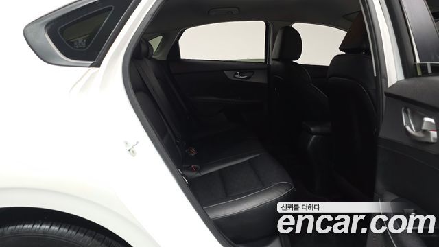 Kia K3 Luxury 2020 — фото 11