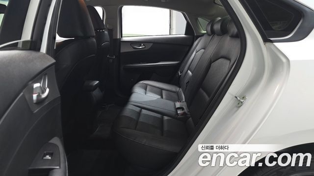 Kia K3 Luxury 2020 — фото 12