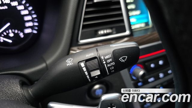 Genesis G80 3.3 GDI AWD Premium Luxury 2017 — фото 20