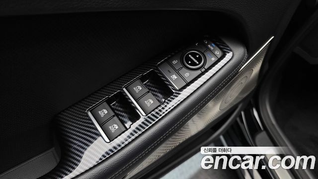 Genesis G80 3.3 GDI AWD Premium Luxury 2017 — фото 28