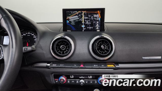 Audi A3 40 TFSI 8V 2018 — фото 14