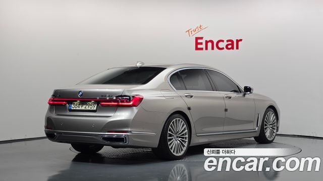 BMW 7 Series (G11) 740Li xDrive Design Pure Excellence 2021 — фото 2