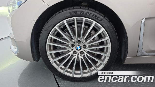BMW 7 Series (G11) 740Li xDrive Design Pure Excellence 2021 — фото 5