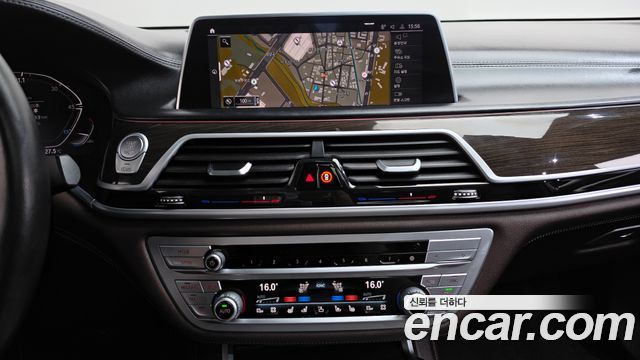 BMW 7 Series (G11) 740Li xDrive Design Pure Excellence 2021 — фото 14