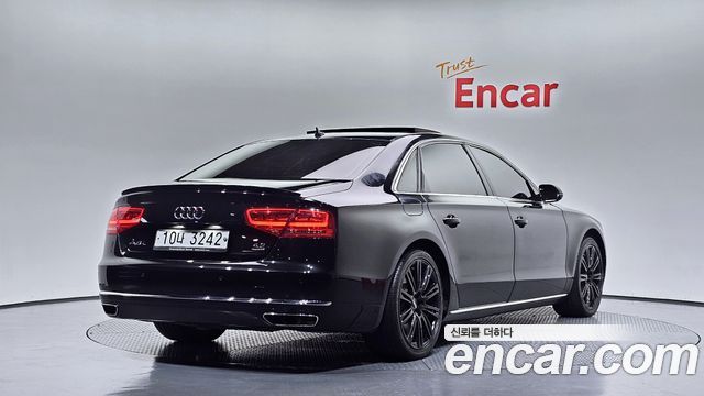 Audi A8 4.2 FSI Quattro LWB D4 2012 — фото 2