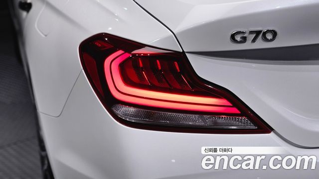 Genesis G70 2.0T AWD Sport Package 2019 — фото 23