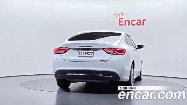Chrysler 200 (II) 2.4 Limited 2015 — фото 4