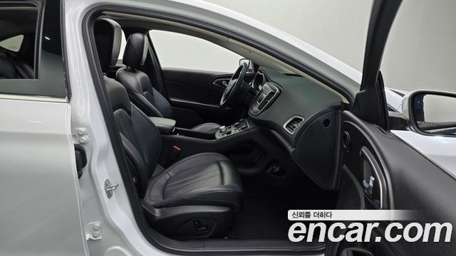 Chrysler 200 (II) 2.4 Limited 2015 — фото 11