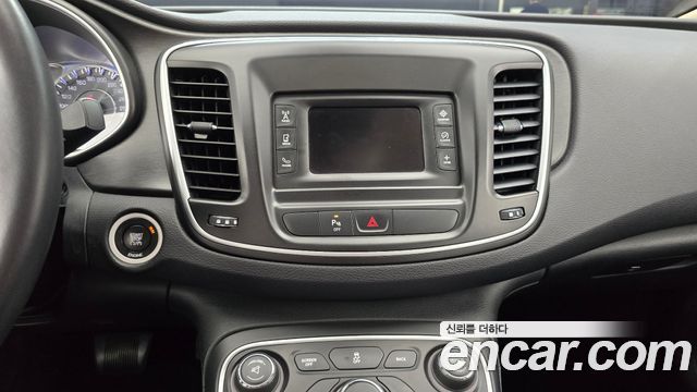 Chrysler 200 (II) 2.4 Limited 2015 — фото 14