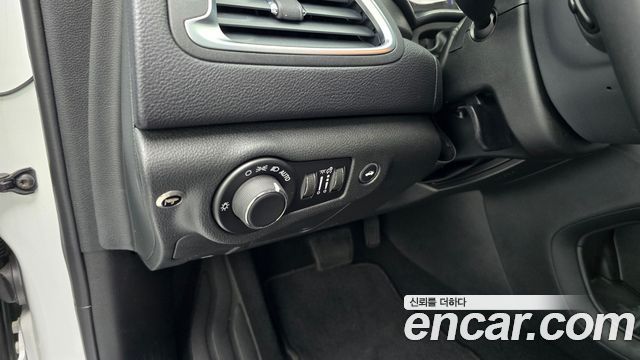 Chrysler 200 (II) 2.4 Limited 2015 — фото 19