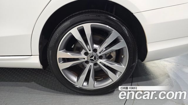 Mercedes-Benz C-Class (W205) C220 d 4MATIC 2020 — фото 21