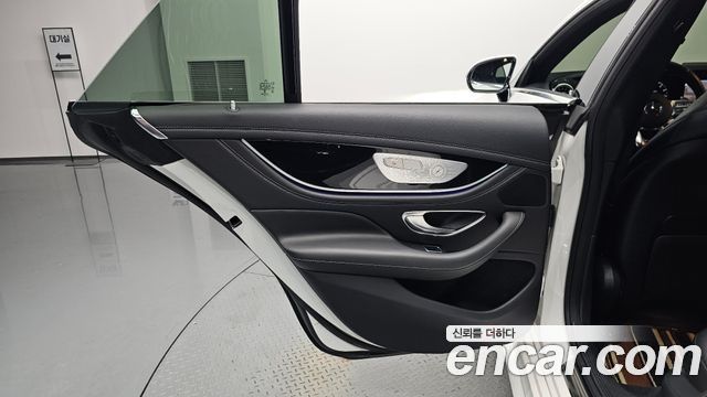Mercedes-Benz AMG GT 4Door 43 4MATIC+ 2019 — фото 31