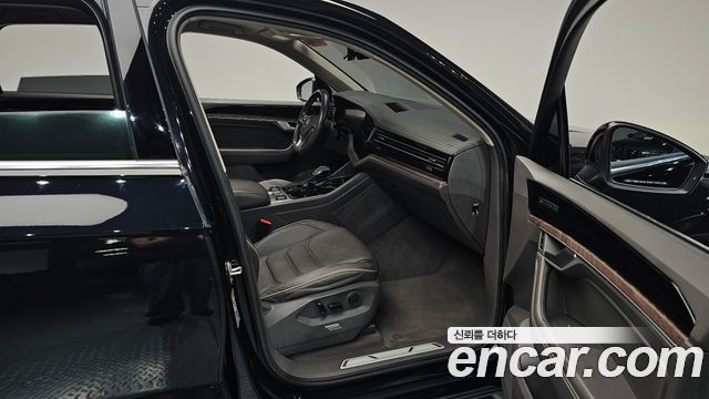 Volkswagen Touareg (III) 3.0 TDI Prestige 2020 — фото 11