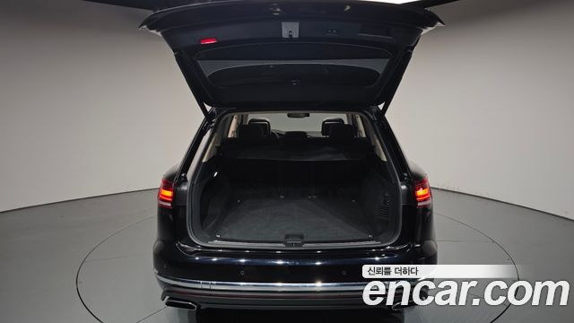 Volkswagen Touareg (III) 3.0 TDI Prestige 2020 — фото 20