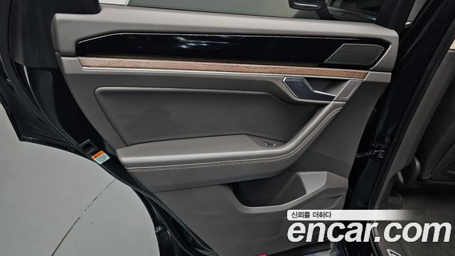 Volkswagen Touareg (III) 3.0 TDI Prestige 2020 — фото 25