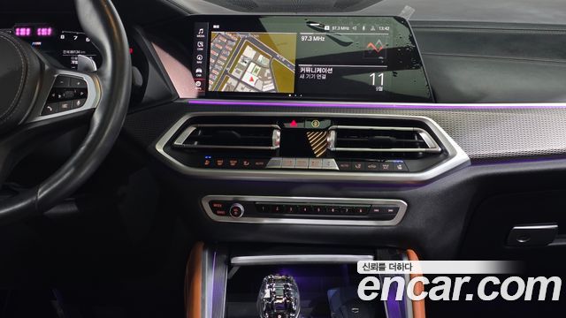 BMW X6 (G06) xDrive40i M Sport 2022 — фото 13