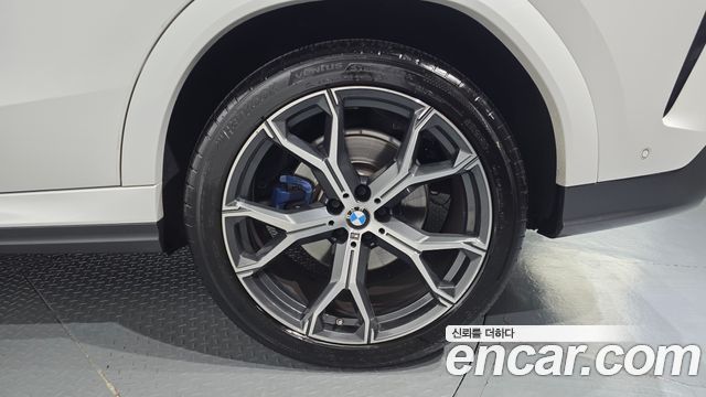 BMW X6 (G06) xDrive40i M Sport 2022 — фото 21