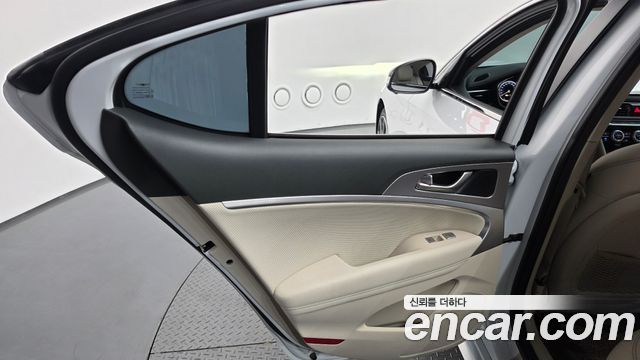 Genesis G70 Gasoline 3.3T 4WD 2021 — фото 31
