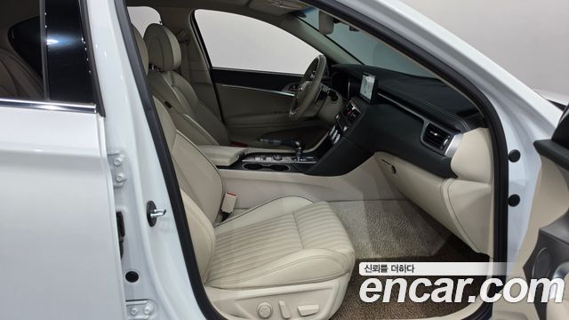 Genesis G70 Gasoline 3.3T 4WD 2021 — фото 32